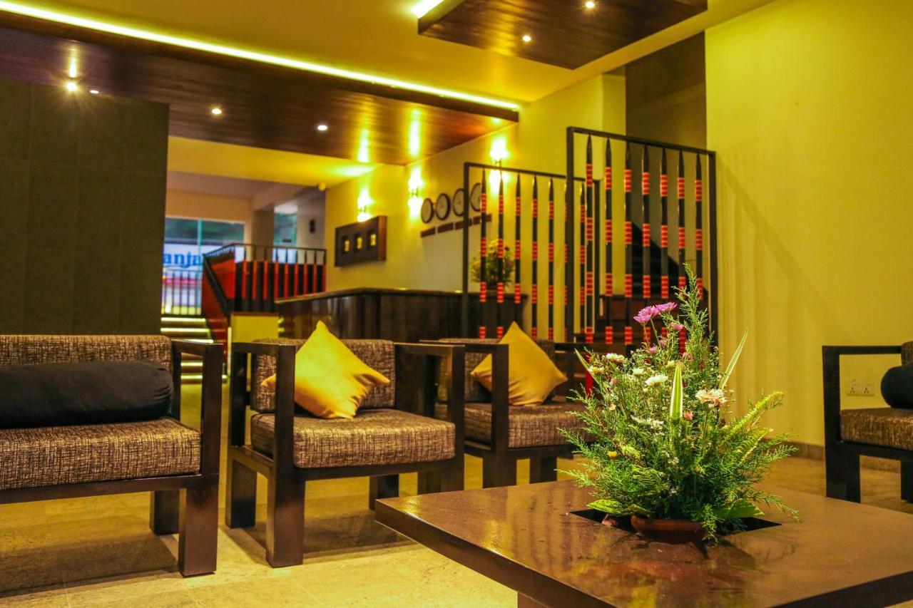 Oak Ray City Hotel Kandy Exterior photo
